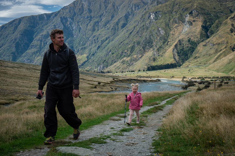 Father and daughter start the Rob Roy Glacier Wanaka track
