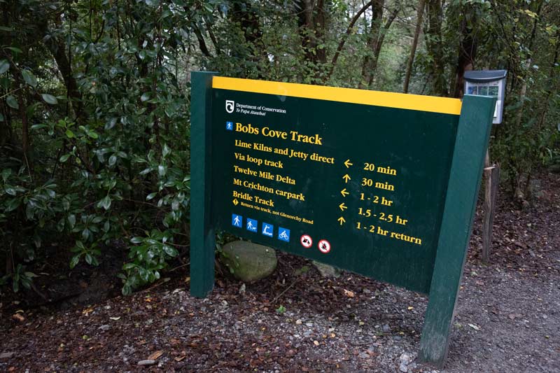 Bobs Cove Track, an easy short trail with stunning views •